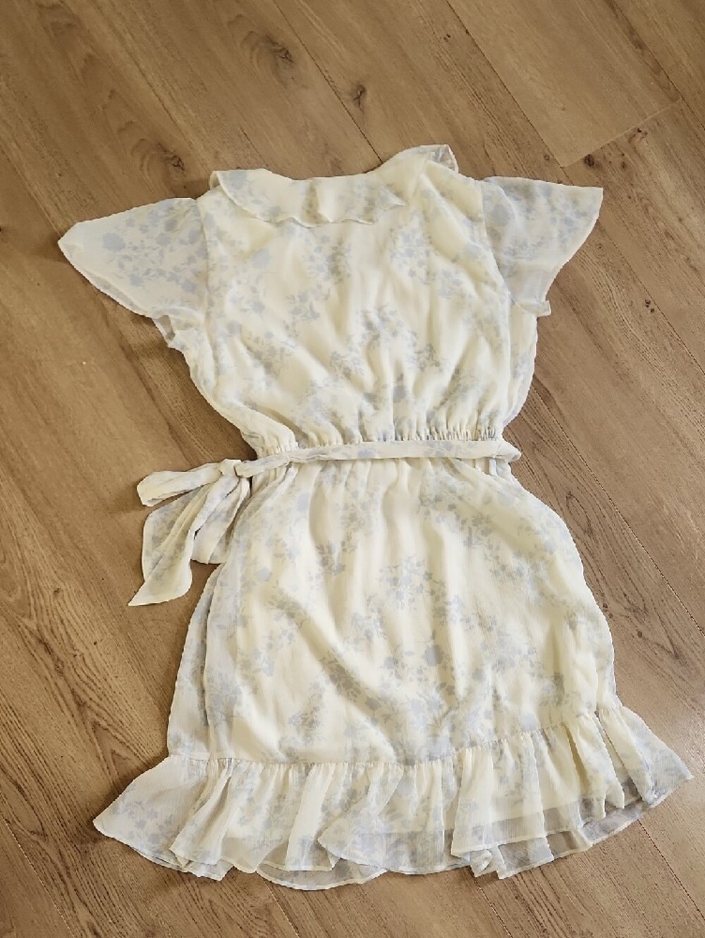 NWOT LC Lauren Conrad Cream Wrap Dress with Light Blue Floral - Picture 5 of 6